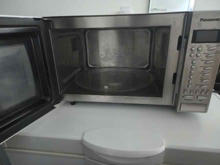 Photo of free Panasonic microwave 900W (Basingstoke RG24 8) #2