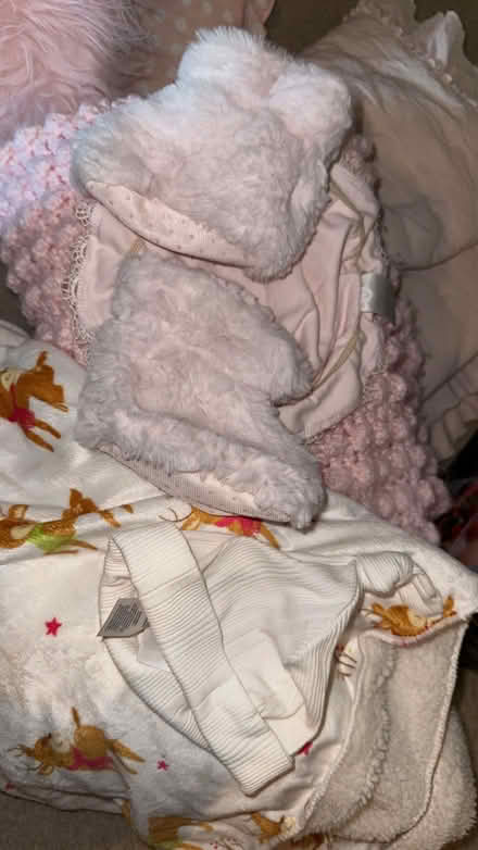 Photo of free Cushion, Small Pillows & blankets (Century park, cathedral city) #3