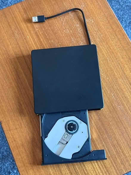 Photo of free DVD drive for use with a PC (Winkfield Row RG42) #2