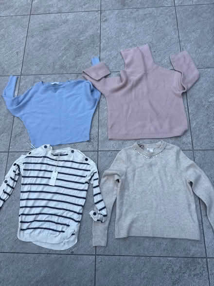 Photo of free Ladies top medium (Tw77dp) #1