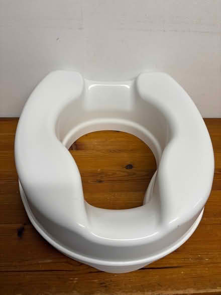Photo of free Raised toilet seat (Hillcliffe WA4) #3