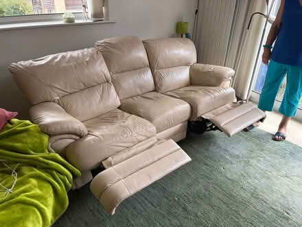 Photo of free Settee with two reclining seats (Uckfield. TN22. Manor Park.) #2