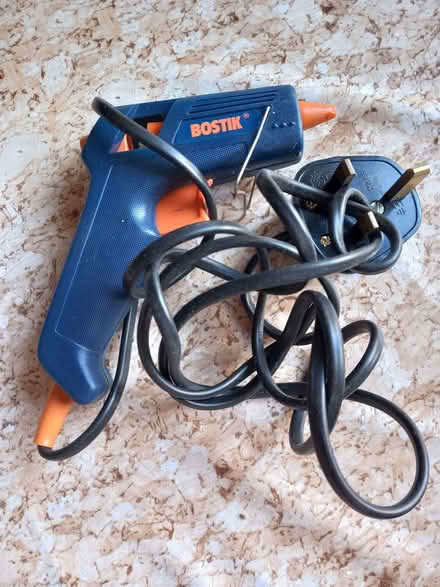 Photo of free Hot glue gun (Putnoe MK41) #1