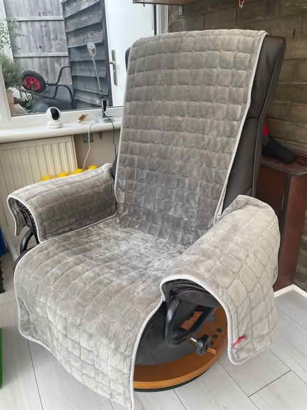 Photo of free Arm chair/ recliner (RM3) #4