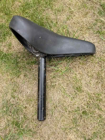 Photo of free Bike saddle with seatpost (Golden Triangle NR2) #2