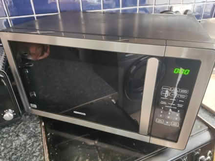 Photo of free 900w microwave (Longbridge, B31) #1