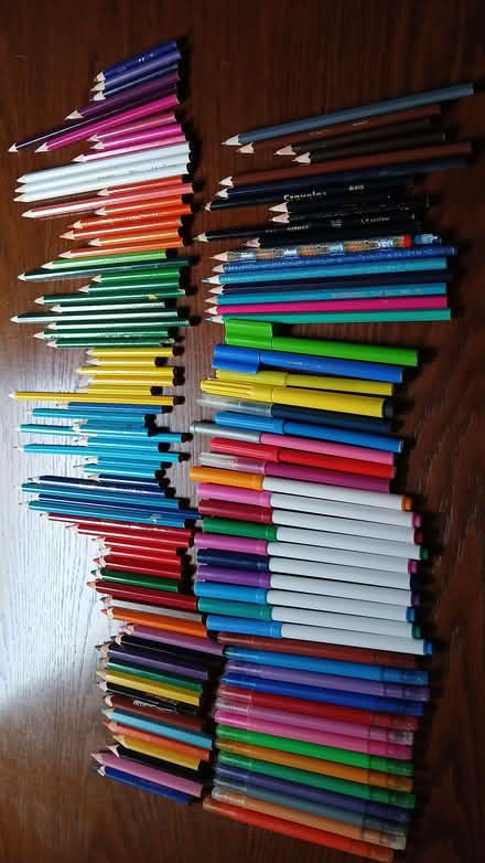 Photo of free Felt pens and coloured pencils (Blyth NE24) #1