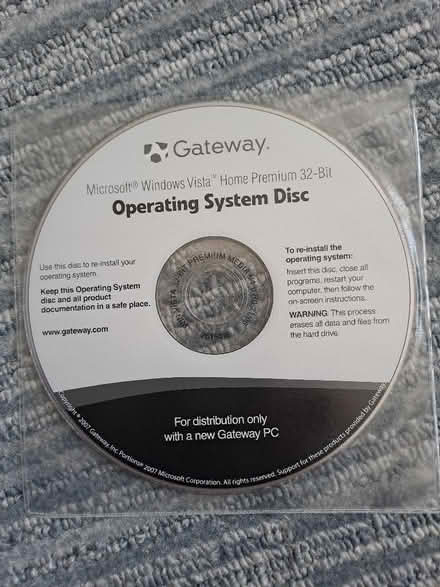 Photo of free Gateway Operating System Disc with Starter & Setup Guide (Harefield SO19) #2
