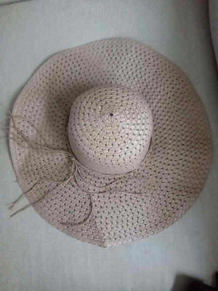 Photo of free Tu wide brim sun hat (Drum Brae EH4) #2