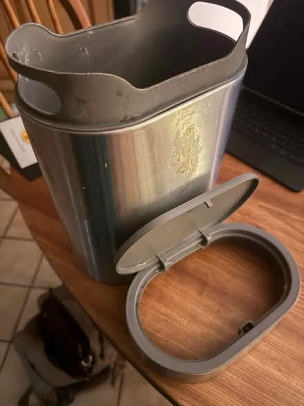 Photo of free Counter top compost bin (Kidlington OX5) #1