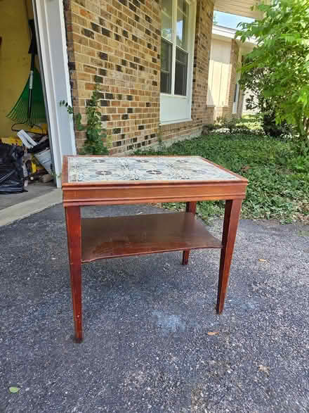 Photo of free Side table (Woodridge) #2