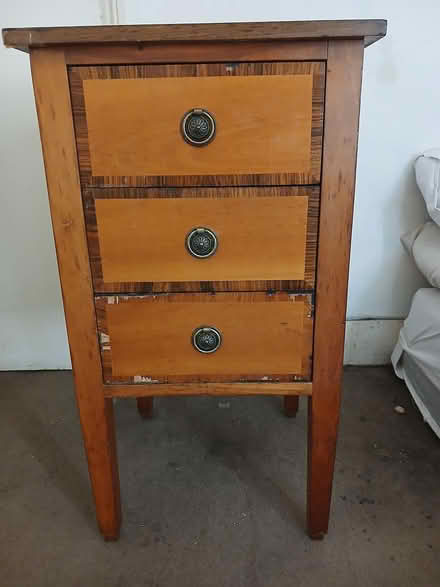 Photo of free Wooden table (gosport PO12) #1
