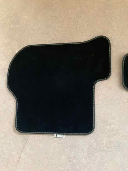 Photo of free Skoda passenger mats and boot net (Hove BN3) #3