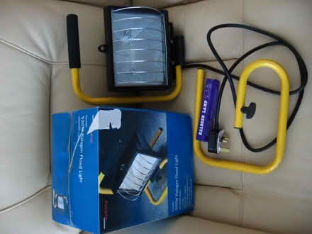 Photo of free 500 Watt Portable Mains Halogen Flood Light (Coppull PR7) #1