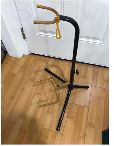 Photo of guitar holder (Campbell/Winchester) #1