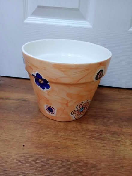 Photo of free Ceramic decorated flower pot (nr big Sainsburys A4 SL1) #2