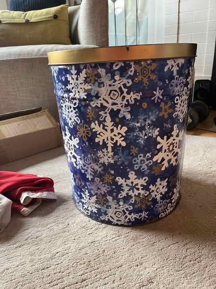 Photo of free Large decorative tin (Green Lake) #1