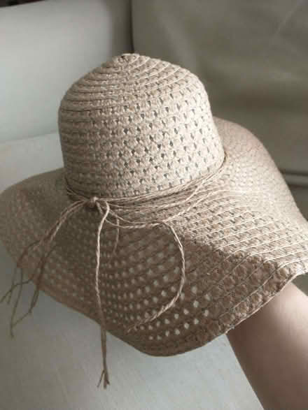 Photo of free Tu wide brim sun hat (Drum Brae EH4) #3