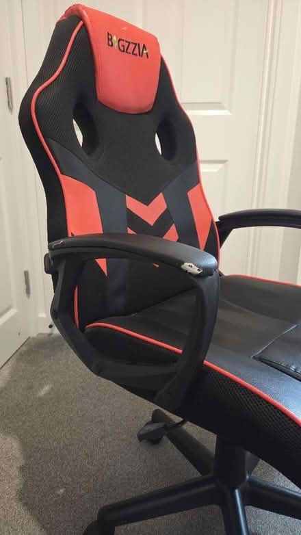 Photo of free Gaming Chair Bigzzia Black & Red (Springhead DA11) #3