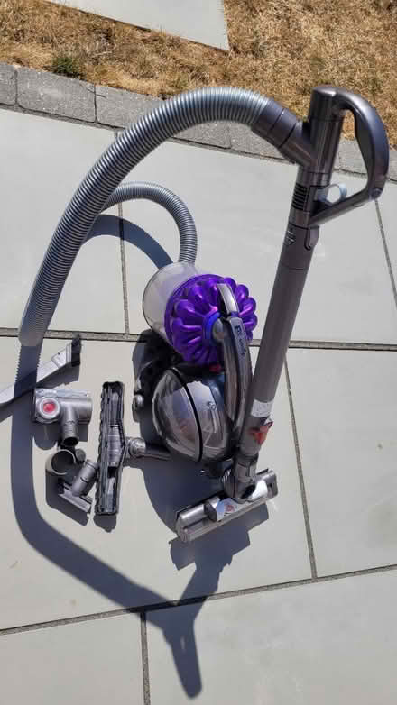 Photo of free Used sort of working dyson (Wokingham, RG41) #1