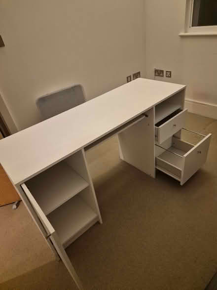 Photo of free Desk - white (Angel EC1V) #2
