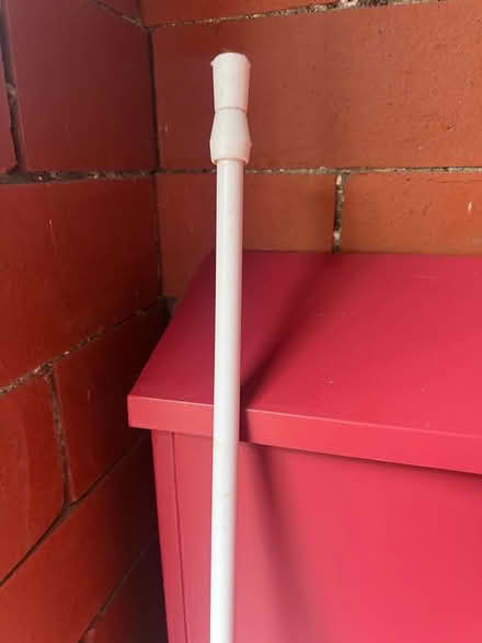 Photo of free Expanding curtain rod (Hulme M16) #2