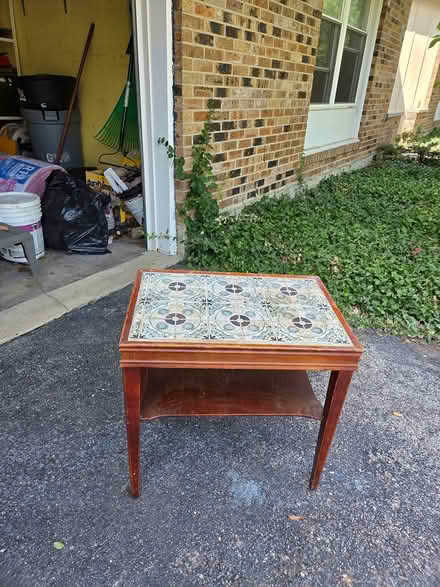 Photo of free Side table (Woodridge) #1