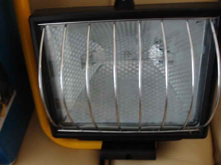 Photo of free 500 Watt Portable Mains Halogen Flood Light (Coppull PR7) #3
