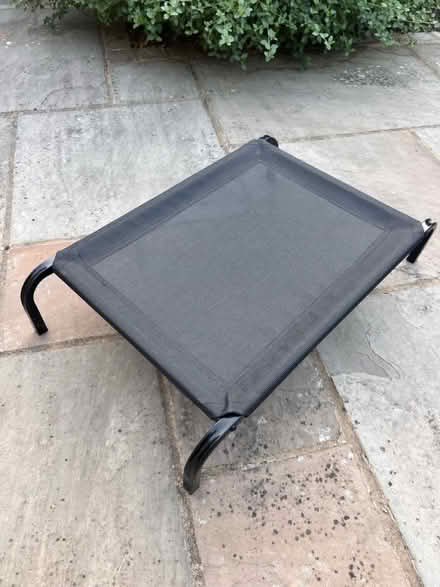 Photo of free Outdoor dog/cat bed (SW19 1bz) #1