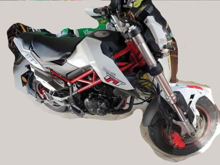 Photo of free 125cc motorcycle for parts/project (Ealing, W5) #1
