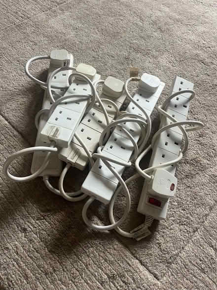 Photo of free 5x working plug banks (Stenson Fields CP DE24) #1