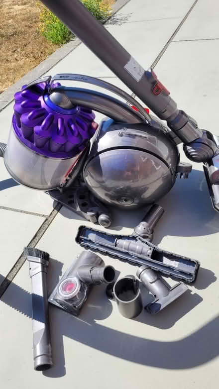 Photo of free Used sort of working dyson (Wokingham, RG41) #2