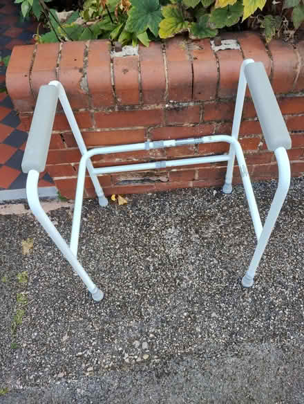 Photo of free Expandable/Height Adjustable Stand (Saint James Ward EX4) #1