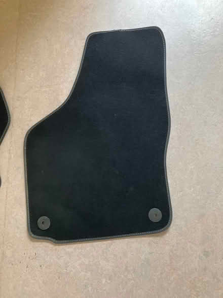 Photo of free Skoda passenger mats and boot net (Hove BN3) #1