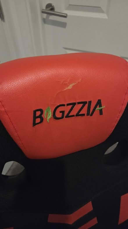 Photo of free Gaming Chair Bigzzia Black & Red (Springhead DA11) #4