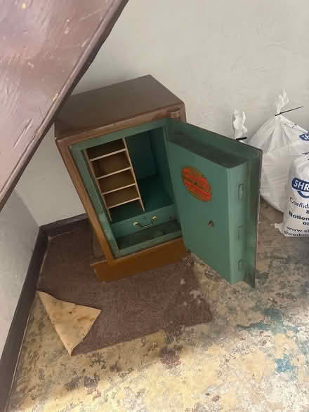 Photo of free old safe (Kendal LA9) #1