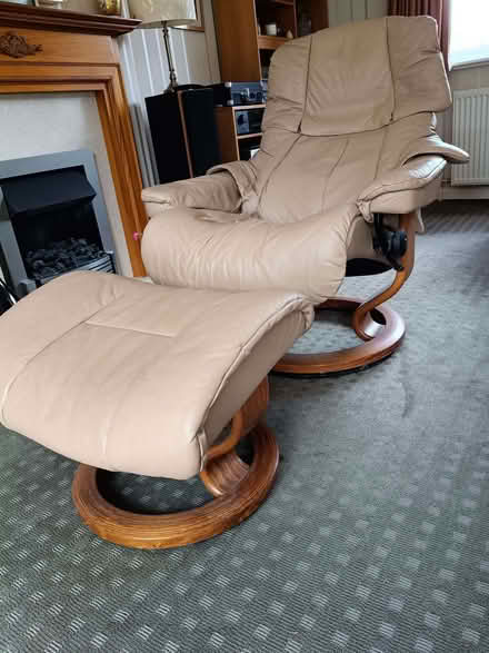 Photo of free Leather recliner chair and footstool (Ridgeway S12) #4