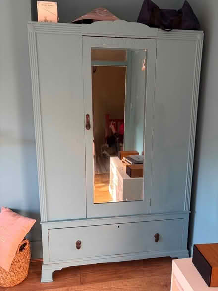Photo of free Vintage shabby chic wardrobe/armoir (Westcliff-on-sea SS0) #1