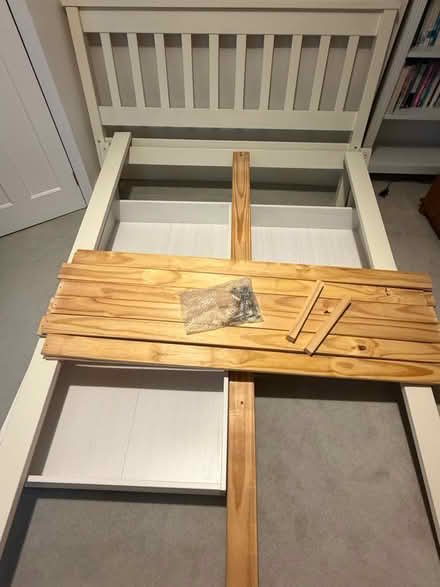 Photo of free Double bed frame (Sw116nw) #1
