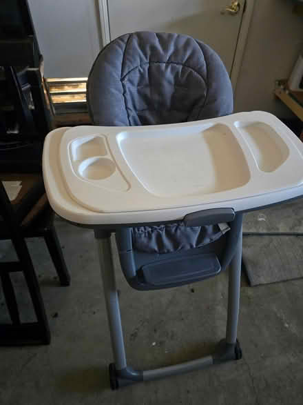 Photo of free High Chair excellent shape (West Murrieta) #1