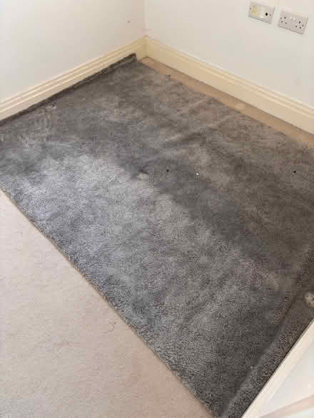 Photo of free Grey rug (Rickmansworth central WD3) #1