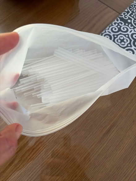 Photo of free Rigid short plastic straws (SG4 hitchin) #1