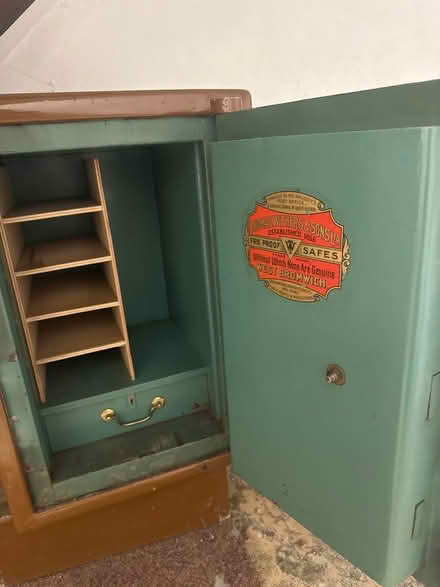Photo of free old safe (Kendal LA9) #2