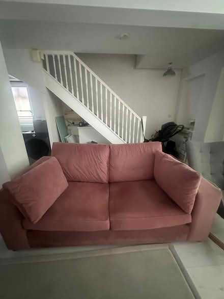 Photo of free Pink sofa (Sidcup DA14) #1