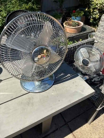 Photo of free Desk top fans (Goodmayes IG3) #2