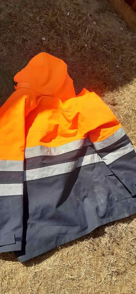 Photo of free Hi viz jacket (Aldingbourne PO20) #2
