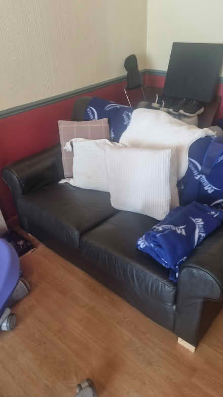 Photo of free Sofa (Great Condition) (Ballinteer / Rathfarnham) #2