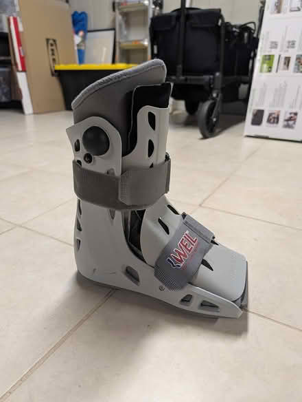 Photo of free Foot/Ankle Brace Boot (Downtown Skokie) #1