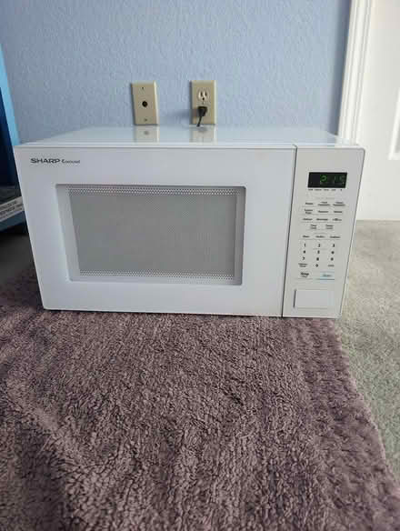 Photo of free Microwave oven (Cupertino/Saratoga border) #1