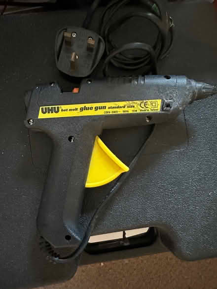 Photo of free Glue gun, older style, takes bigger glue sticks (Upper Holloway N4) #2